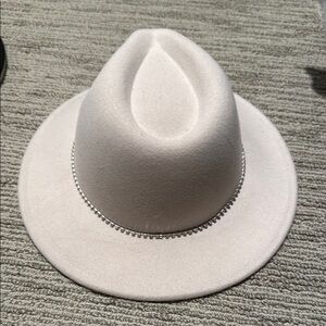 Stylish Cream Fedora Hat with Silver Accent
